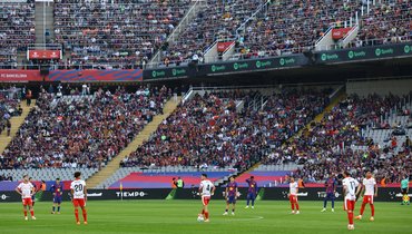 Игроки Ла лиги бастуют из-за матча «Барселоны» и «Вильярреала» в США. Акция протеста прошла на каталонском дерби