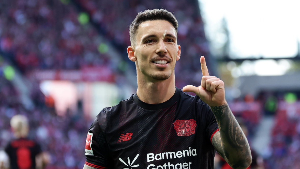 Алекс Гримальдо («Байер»).