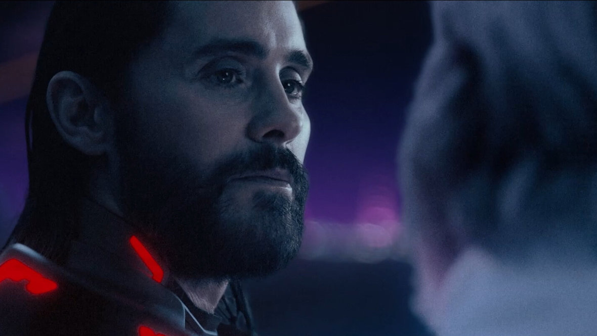 Кадр из фильма «Трон: Арес», реж. Йоаким Реннинг, Walt Disney Pictures, Paradox