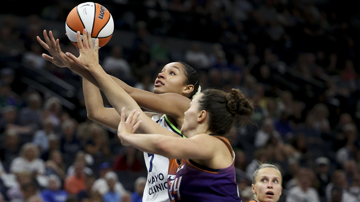 Олаири Косу и Кэтрин Уэстбелд.