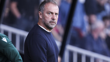 Дисквалификацию главного тренера «Барселоны» Флика не отменили. Он пропустит матч против «Реала»