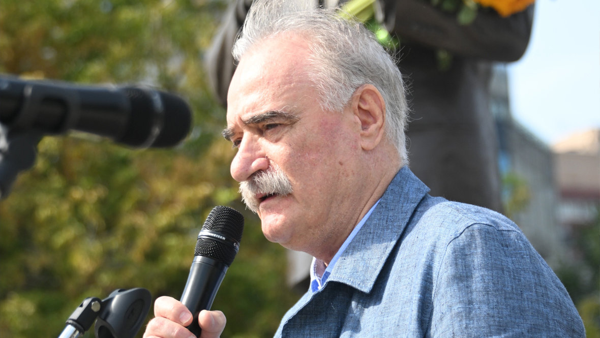 Руслан Аушев.