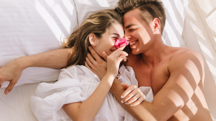 Пара в постели
