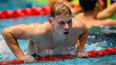 «В воскресной школе учили разбирать «калаши» и драться — я ушел». Истории от пловца-«скуфа» Степанова