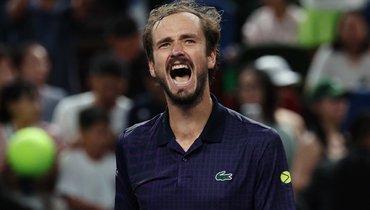 Медведев — судье после замечания на турнире в Вене: «Ты не включаешь мозг. Делай это хоть иногда»