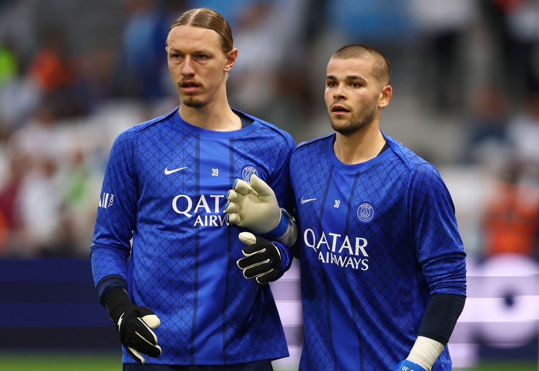 Матвей Сафонов и Люка Шевалье.