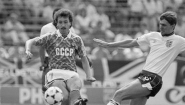 18 июня 1988 года. Франкфурт-на-Майне. СССР — Англия — 3:1. Первый мяч советской сборной забил Сергей Алейников (слева).