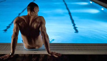 Стало известно, за сколько продали плавки Джеймса Бонда на аукционе