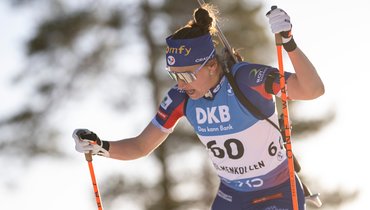 Чемпионку мира по биатлону Симон признали виновной в краже денег с чужих кредиток. Дали штраф и 3 месяца условно