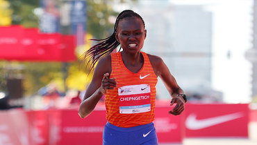 «Хватит нести эту чушь!» Допингистке Чепнгетич позволили сохранить мировой рекорд — марафонцы всего мира недоумевают
