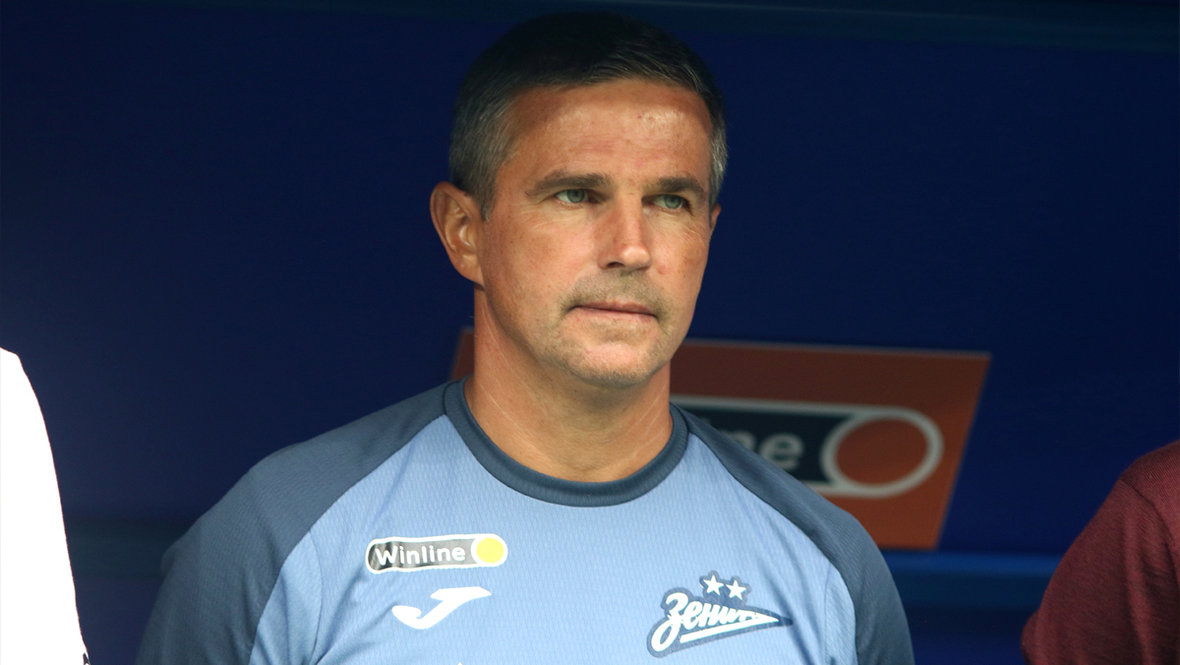 Игорь Симутенков.