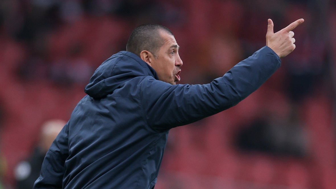 Главный тренер «Оренбурга» Ильдар Ахметзянов.