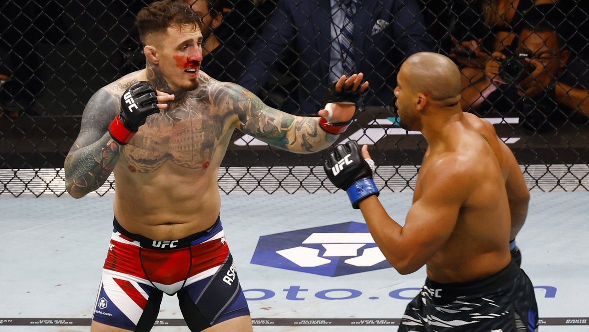 Том Аспиналл и Сирил Ган.