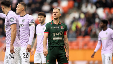 Артем Дзюба и Дмитрий Баринов в матче «Акрон» — «Локомотив» (1:1) 26 октября.