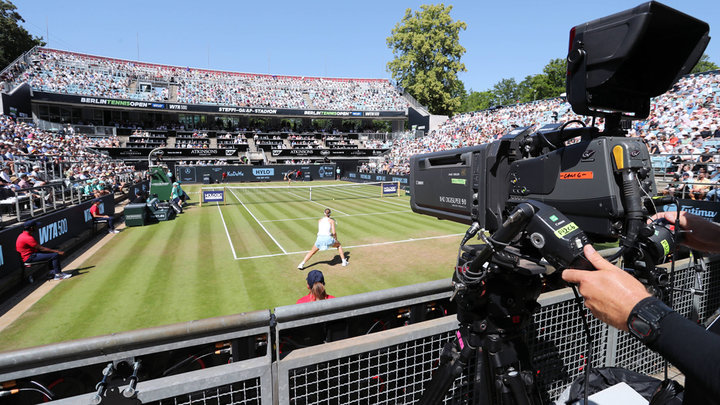 Теннисные трансляции в России уже три года в «серой зоне». Вернутся ли официальные показы главных турниров?