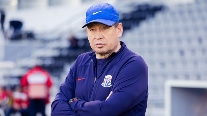 «Шанхай» Слуцкого спасся от поражения на 90+10-й минуте. Но упустил шикарный шанс стать первым за два тура до конца чемпионата