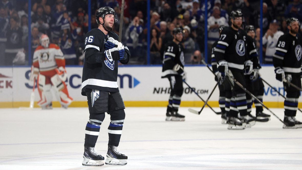 Никита Кучеров набрал 1000 очков в НХЛ: в чем уникальность форварда Тампы