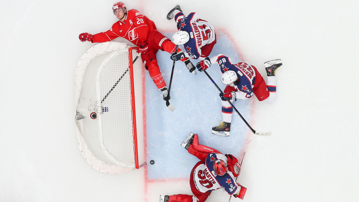 Промах Локхарта и поиск мужей: кадры дерби «Спартака» и ЦСКА