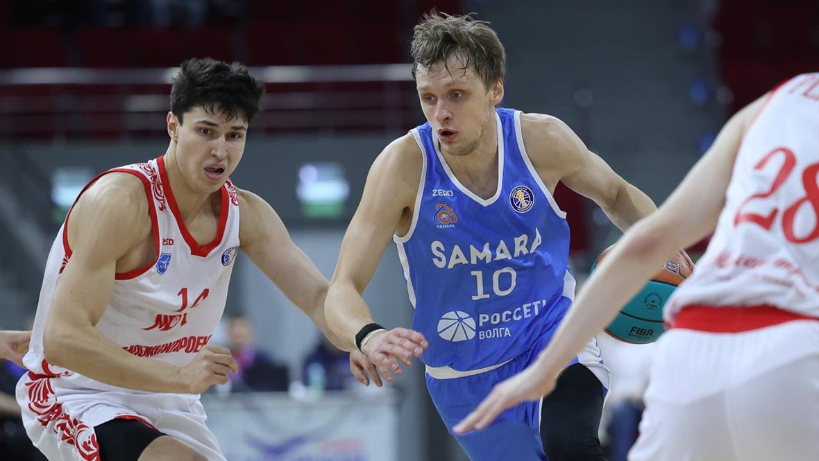 Никита Михайловский (в центре).