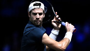 Хачанов переиграл Фонсеку во втором круге турнира в Париже