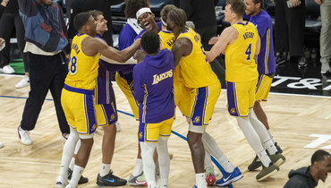 «Лейкерс» на выезде выиграли у «Миннесоты»