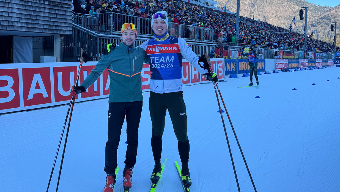 Николай Дундуков (справа).