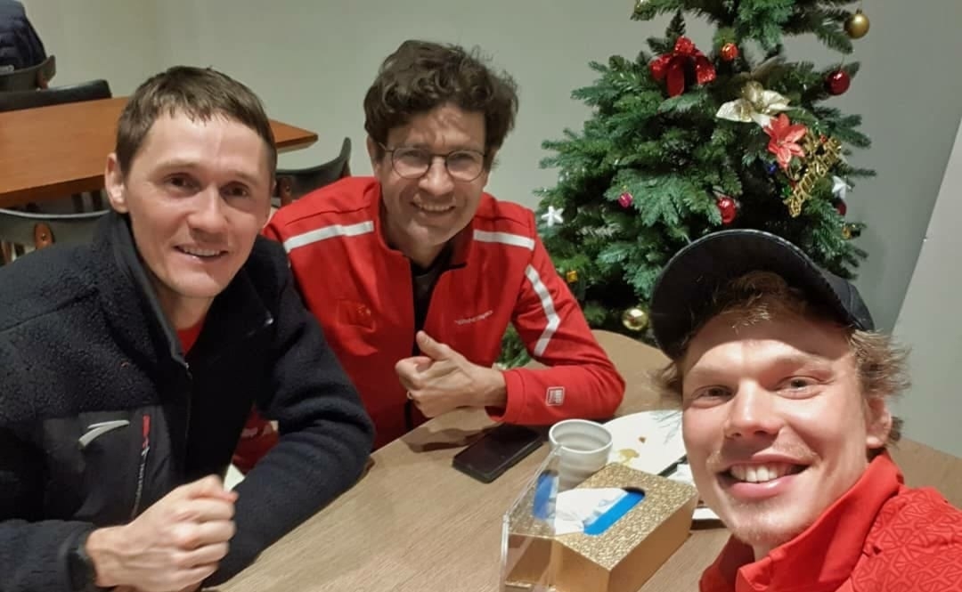 Николай Дундуков с Никитой Крюковым и Уле-Эйнар Бьорндаленом.