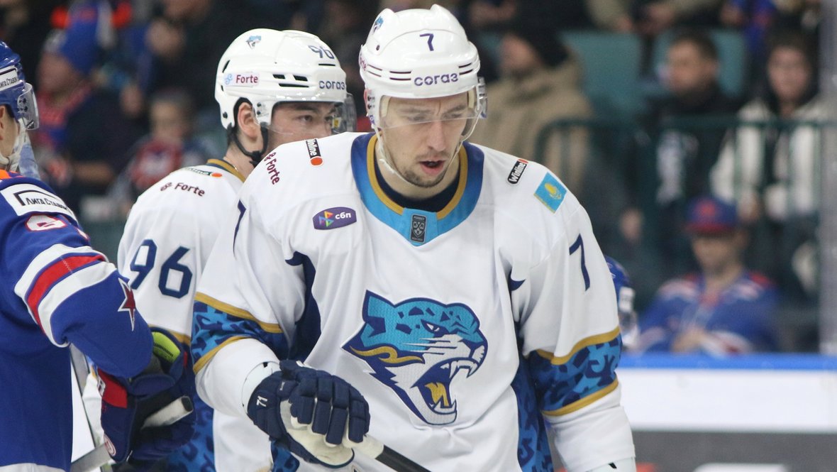 Антон Бурдасов стал игроком Лады: поможет ли команде выйти из кризиса, почему не завершает карьеру