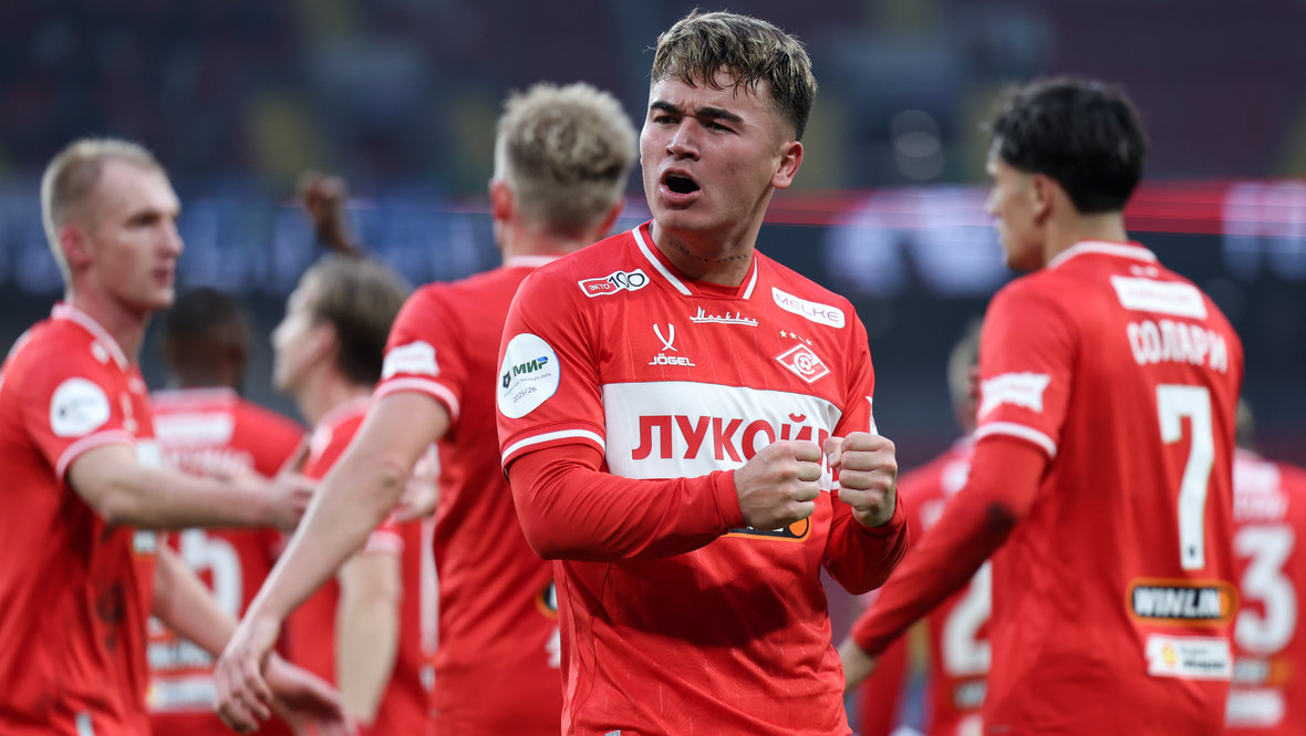 Манфред Угальде.