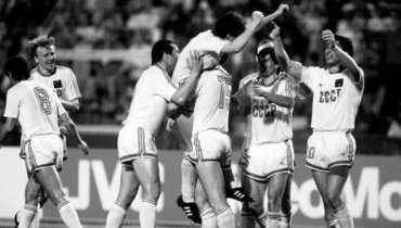 22 июня 1988 года. Штутгарт. СССР — Италия — 2:0. 63-я минута. Радость советских футболистов после второго гола.