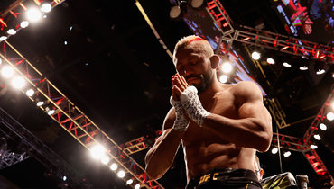 «Скорость не игрушка». Экс-чемпион UFC выжил после ДТП с переворотом: в него врезалась уходившая от погони девушка