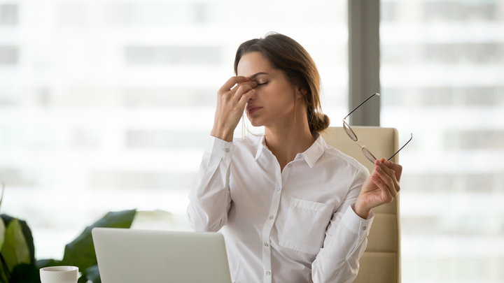 Девушка в офисе