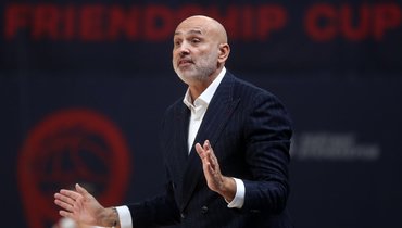 Тренер сборной России Лукич впервые прокомментировал свой отъезд в Грецию