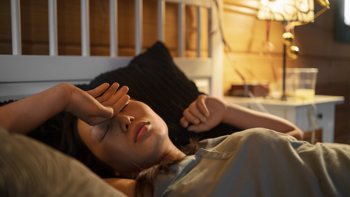 Девушка спит