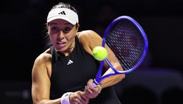 Пегула обыграла Паолини и вышла в полуфинал Итогового турнира WTA