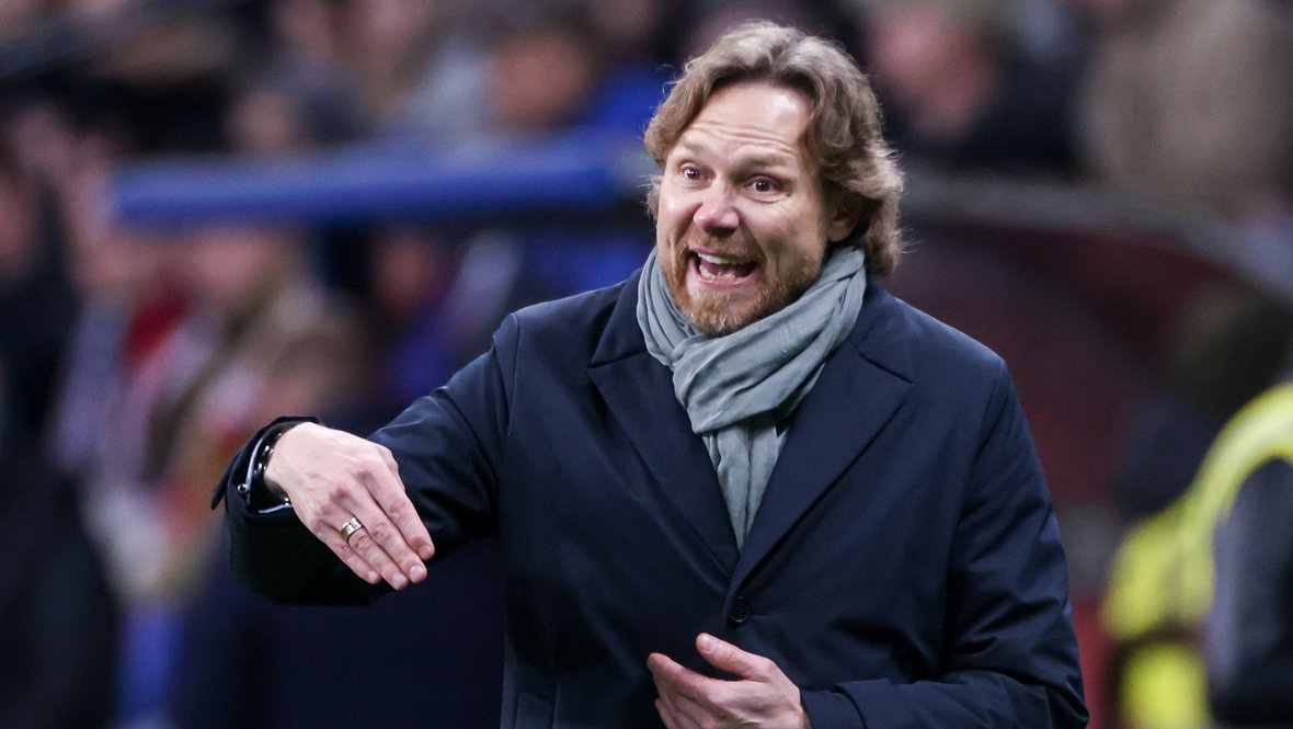 Валерий Карпин.