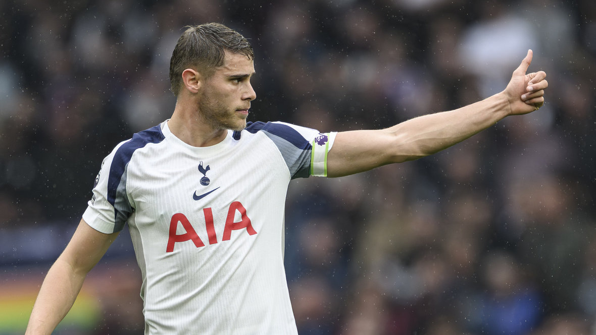 Микки ван де Вен («Тоттенхэм»).