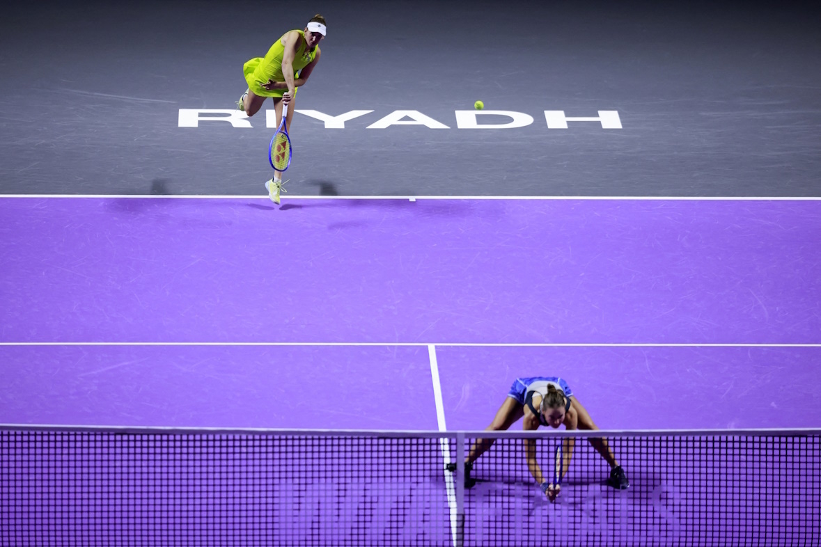 Вероника Кудерметова и Элисе Мертенс.