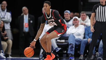 Однорукий супербаскетболист начал свой последний сезон в студенческом баскетболе. Дальше НБА?