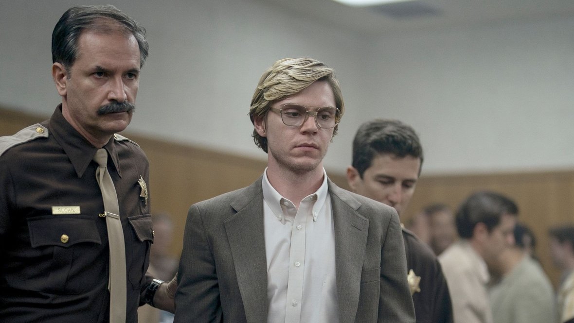 Кадр из сериала «Монстры», создатель Райан Мерфи, Иэн Бреннан, Netflix