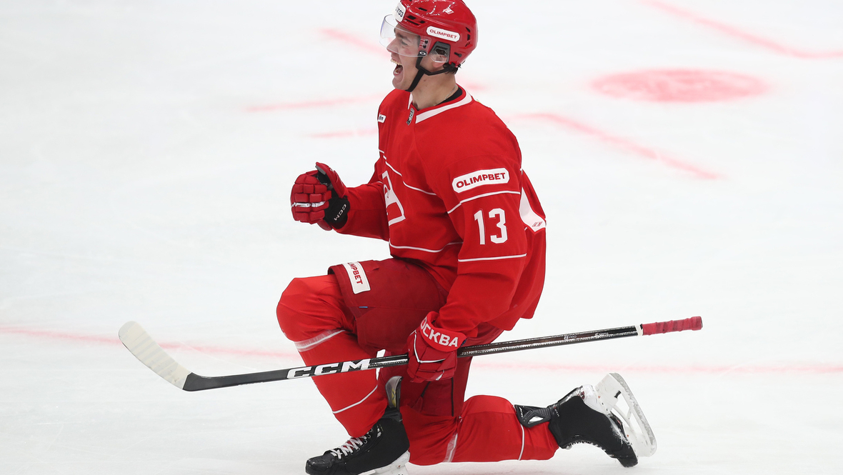 Футболистки-чемпионки «Спартака» и десятое поражение «Сибири»