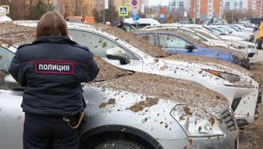 ЧП при демонтаже «Снежкома»: часть колонны рухнула на парковку, два человека пострадали