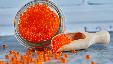 Красная икра в баночке