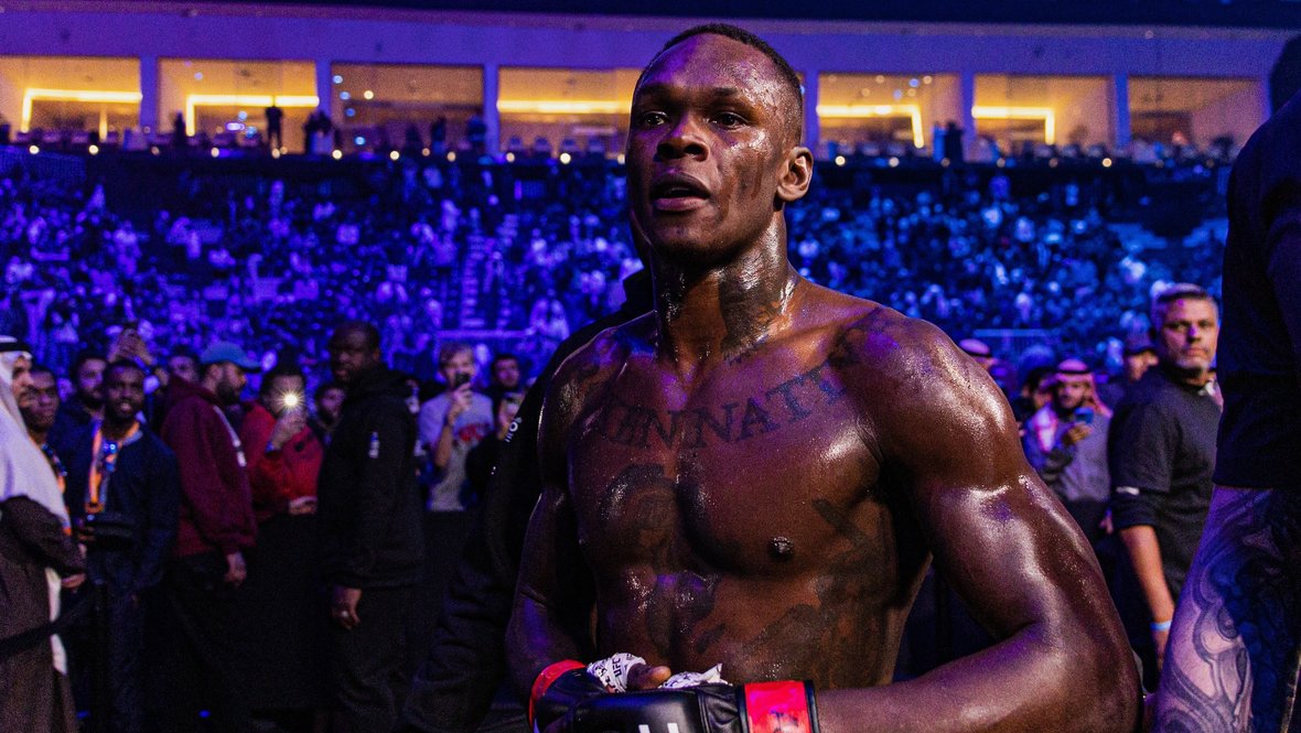 Исраэль Адесанья.