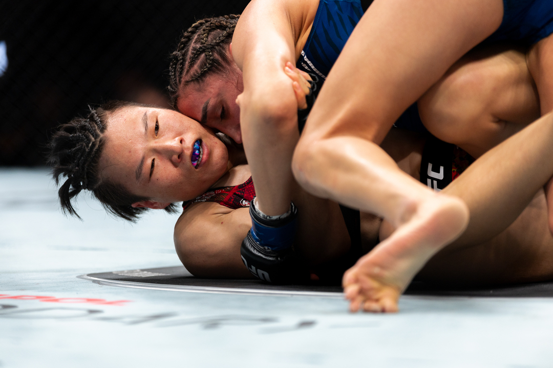 Вэйли Чжан в бою против Татьяны Суарес.