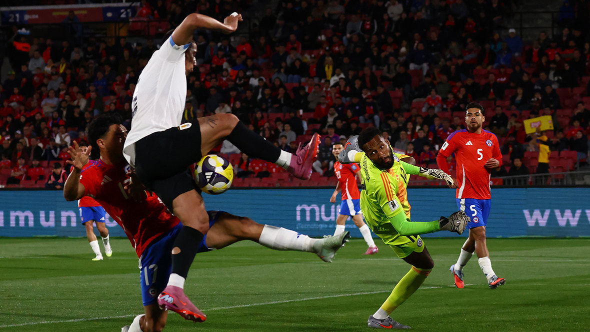 Лоуренс Вигуро (в центре).