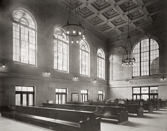 Женский зал ожидания.