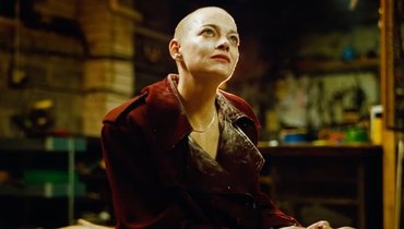 Кадр из фильма «Бугония», режиссер Йоргос Лантимос, Universal Pictures, Focus Features