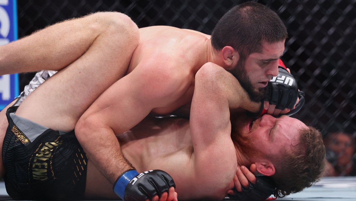 Ислам Махачев и Джек Делла Маддалена.