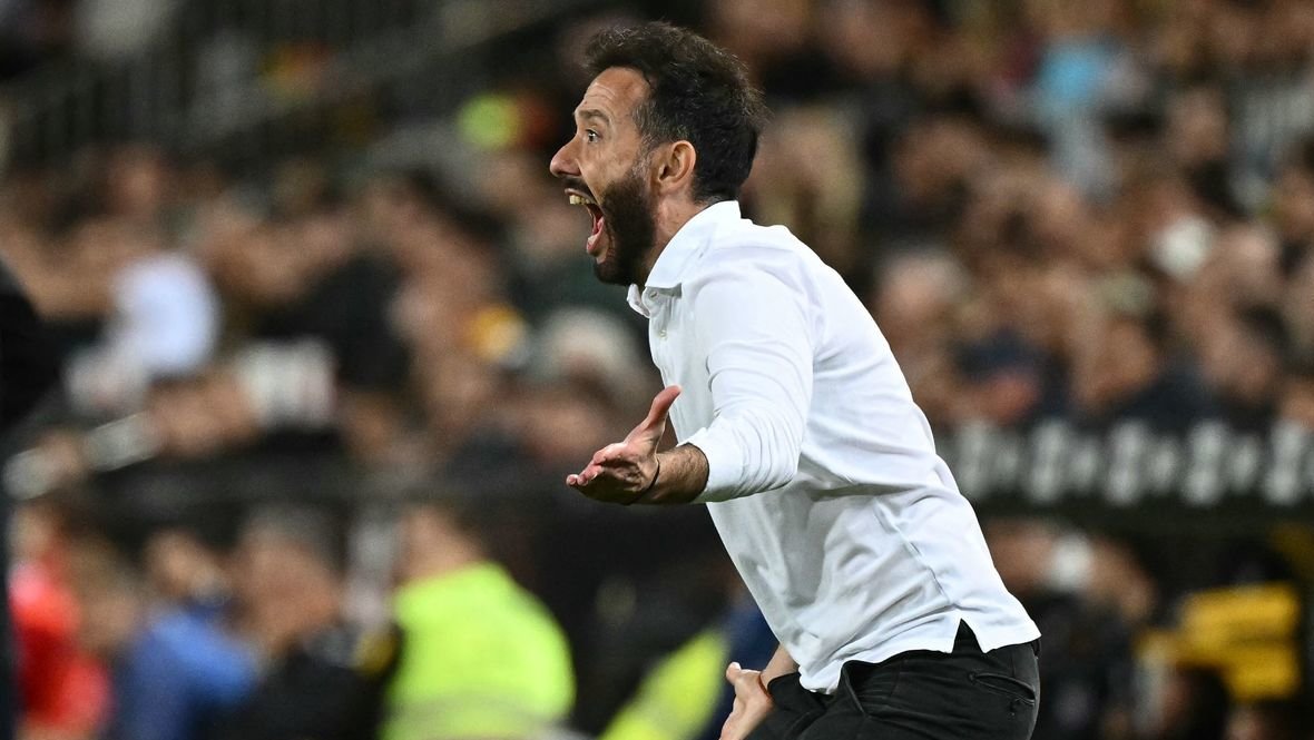 Главный тренер «Валенсии» Карлос Корберан.